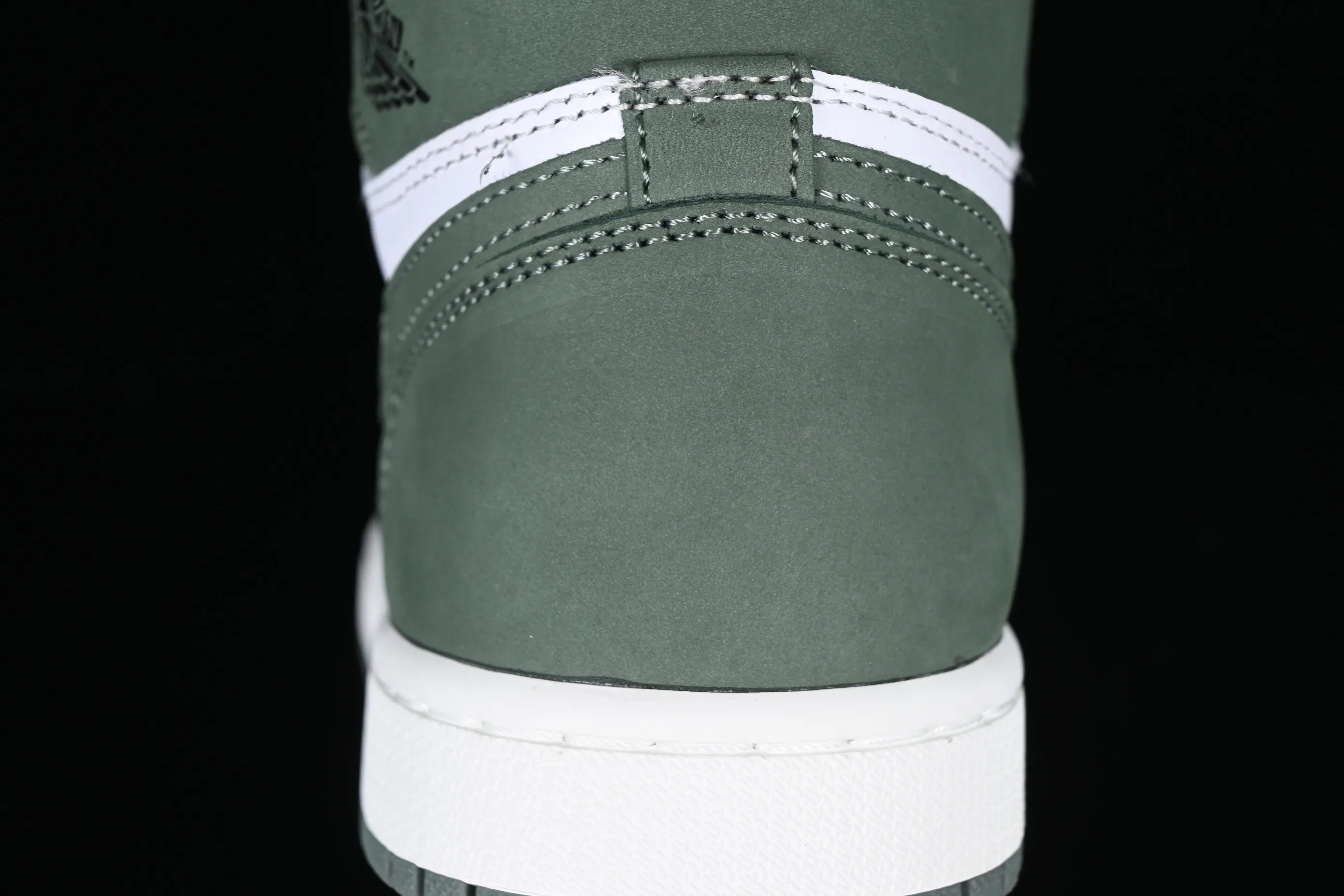 All categories Air Jordan Jordan series basketball shoes Air Jordan 1 High Air Jordan 1 Retro High "Clay Green" AJ1 Joe 1 six-time champion high-top basketball shoes 555088-135